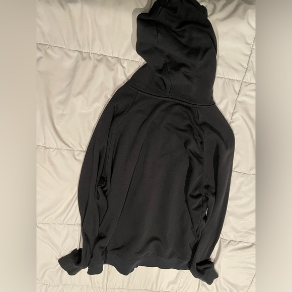 H&M size large black hoodie. Great condition - Picture 2 of 2